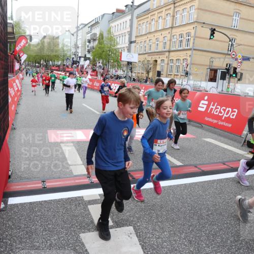 25.04.2026 - Das Zehntel Strokosch-Dieckow http://msf.ph/oto/9631631 25.04.2026 11:03:37 Ziel 5042, 5136, 5330, 5351, 5582, 5772, 5940, 6267, 6278, 7024, 7038, 7282, 7292, 7442, 7445, 7453, 7475, 7561, 7667, 8075 meine-sportfotos.de
