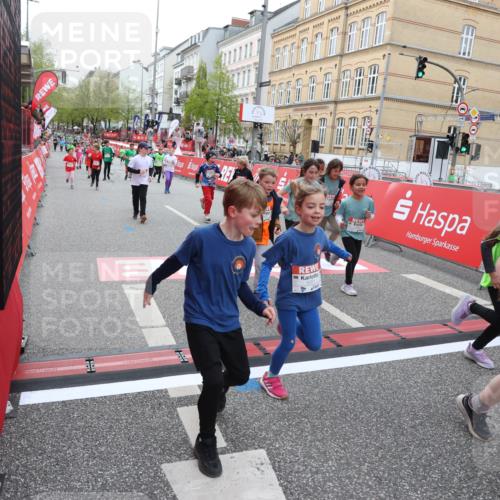 25.04.2026 - Das Zehntel Strokosch-Dieckow http://msf.ph/oto/9631632 25.04.2026 11:03:37 Ziel 5042, 5136, 5330, 5351, 5582, 5772, 5940, 6267, 6278, 7024, 7038, 7282, 7292, 7442, 7445, 7453, 7475, 7561, 7667, 8075 meine-sportfotos.de