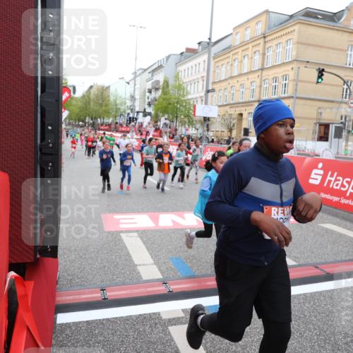 25.04.2026 - Das Zehntel Strokosch-Dieckow http://msf.ph/oto/9631642 25.04.2026 11:03:35 Ziel 5136, 5330, 5351, 5582, 5772, 5891, 5940, 7024, 7038, 7282, 7292, 7360, 7442, 7445, 7453, 7475, 7561, 7667, 7824, 7858, 7872, 7996, 8075 meine-sportfotos.de