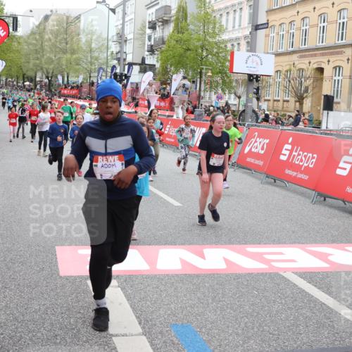 25.04.2026 - Das Zehntel Strokosch-Dieckow http://msf.ph/oto/9631647 25.04.2026 11:03:34 Ziel 5136, 5351, 5582, 5772, 5891, 7024, 7038, 7265, 7282, 7292, 7359, 7360, 7445, 7561, 7667, 7824, 7858, 7872, 7996, 8075 meine-sportfotos.de