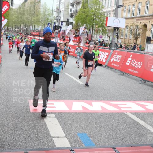 25.04.2026 - Das Zehntel Strokosch-Dieckow http://msf.ph/oto/9631650 25.04.2026 11:03:34 Ziel 5136, 5351, 5582, 5772, 5891, 7024, 7038, 7265, 7282, 7292, 7359, 7360, 7445, 7561, 7667, 7824, 7858, 7872, 7996, 8075 meine-sportfotos.de