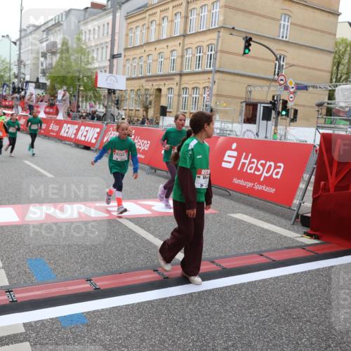 25.04.2026 - Das Zehntel Strokosch-Dieckow http://msf.ph/oto/9631692 25.04.2026 11:03:26 Ziel 5107, 5114, 5228, 5466, 5467, 5530, 5934, 5937, 6866, 7265, 7359, 7855, 7862 meine-sportfotos.de