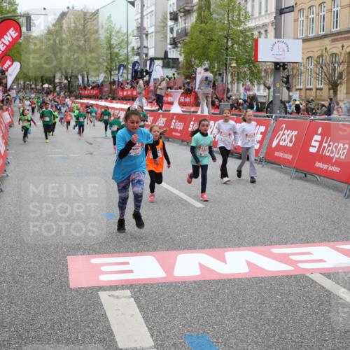 25.04.2026 - Das Zehntel Strokosch-Dieckow http://msf.ph/oto/9631717 25.04.2026 11:03:22 Ziel 5157, 5228, 5282, 5466, 5467, 5892, 5934, 5937, 5958, 6449, 6452, 6865, 6866, 7769, 7787, 7795 meine-sportfotos.de