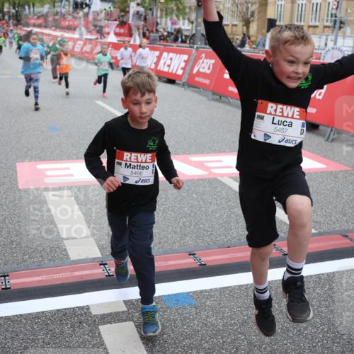 25.04.2026 - Das Zehntel Strokosch-Dieckow http://msf.ph/oto/9631720 25.04.2026 11:03:21 Ziel 5157, 5228, 5282, 5466, 5467, 5892, 5934, 5937, 5958, 6449, 6452, 6865, 6866, 6885, 7769, 7787, 7795 meine-sportfotos.de