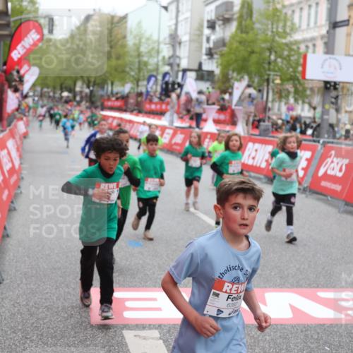 25.04.2026 - Das Zehntel Strokosch-Dieckow http://msf.ph/oto/9631758 25.04.2026 11:03:15 Ziel 5140, 5148, 5345, 5368, 5385, 5882, 5892, 5958, 5997, 6282, 6392, 6398, 6449, 6452, 6611, 6865, 6885, 7011, 7336, 7769, 7814, 7815, 7833 meine-sportfotos.de