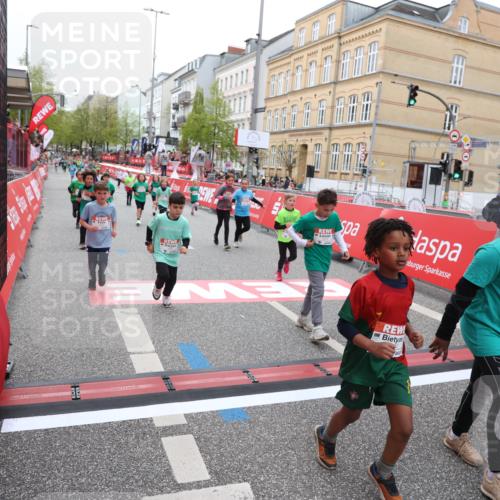 25.04.2026 - Das Zehntel Strokosch-Dieckow http://msf.ph/oto/9631770 25.04.2026 11:03:14 Ziel 5140, 5148, 5332, 5345, 5368, 5385, 5882, 5997, 6282, 6392, 6396, 6398, 6611, 6865, 6885, 7011, 7336, 7769, 7814, 7815, 7833 meine-sportfotos.de