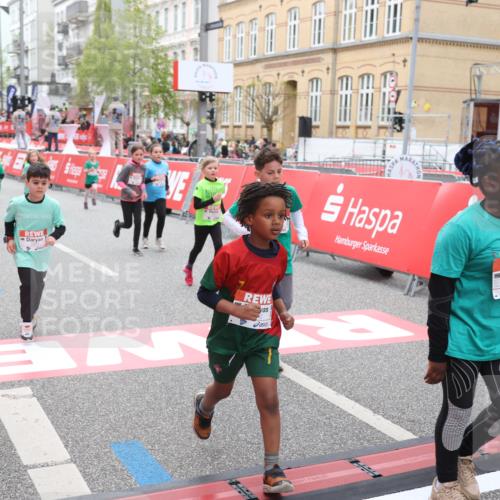 25.04.2026 - Das Zehntel Strokosch-Dieckow http://msf.ph/oto/9631775 25.04.2026 11:03:13 Ziel 5140, 5148, 5332, 5345, 5368, 5385, 5882, 5997, 6282, 6392, 6396, 6398, 6405, 6611, 6885, 7011, 7336, 7814, 7815, 7833 meine-sportfotos.de