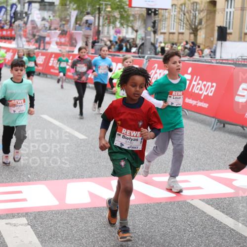 25.04.2026 - Das Zehntel Strokosch-Dieckow http://msf.ph/oto/9631777 25.04.2026 11:03:13 Ziel 5140, 5148, 5332, 5345, 5368, 5385, 5882, 5997, 6282, 6392, 6396, 6398, 6405, 6611, 6885, 7011, 7336, 7814, 7815, 7833 meine-sportfotos.de