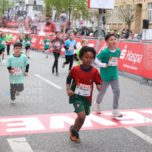25.04.2026 - Das Zehntel Strokosch-Dieckow http://msf.ph/oto/9631778 25.04.2026 11:03:13 Ziel 5140, 5148, 5332, 5345, 5368, 5385, 5882, 5997, 6282, 6392, 6396, 6398, 6405, 6611, 6885, 7011, 7336, 7814, 7815, 7833 meine-sportfotos.de
