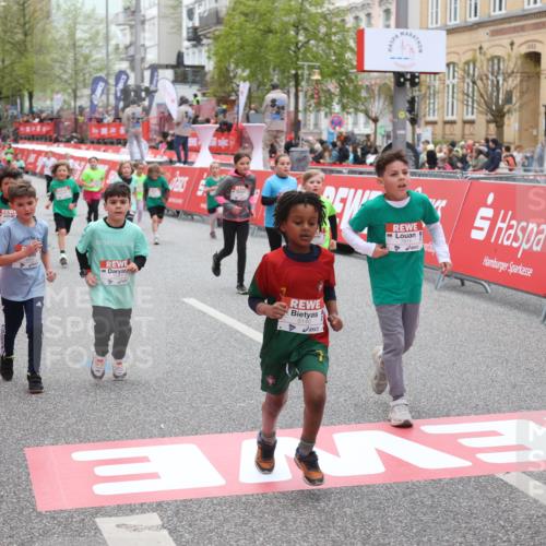 25.04.2026 - Das Zehntel Strokosch-Dieckow http://msf.ph/oto/9631780 25.04.2026 11:03:13 Ziel 5140, 5148, 5332, 5345, 5368, 5385, 5882, 5997, 6282, 6392, 6396, 6398, 6405, 6611, 6885, 7011, 7336, 7814, 7815, 7833 meine-sportfotos.de
