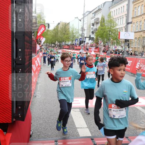 25.04.2026 - Das Zehntel Strokosch-Dieckow http://msf.ph/oto/9631808 25.04.2026 11:03:06 Ziel 5123, 5220, 5313, 5314, 5321, 5332, 5359, 5361, 5462, 5465, 5663, 5717, 5723, 6223, 6396, 6405, 6846, 7428, 7434, 7485, 7488, 7524, 7536, 7642, 7776 meine-sportfotos.de