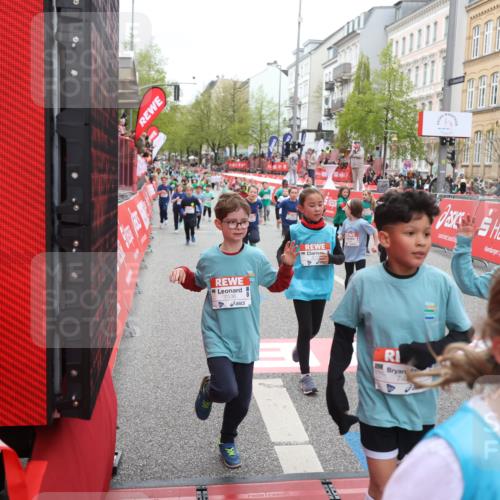 25.04.2026 - Das Zehntel Strokosch-Dieckow http://msf.ph/oto/9631809 25.04.2026 11:03:06 Ziel 5123, 5220, 5313, 5314, 5321, 5332, 5359, 5361, 5462, 5465, 5663, 5717, 5723, 6223, 6396, 6405, 6846, 7428, 7434, 7485, 7488, 7524, 7536, 7642, 7776 meine-sportfotos.de