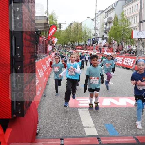 25.04.2026 - Das Zehntel Strokosch-Dieckow http://msf.ph/oto/9631815 25.04.2026 11:03:05 Ziel 5076, 5123, 5220, 5313, 5314, 5321, 5359, 5361, 5462, 5465, 5663, 5717, 5723, 6223, 6405, 6827, 6846, 7428, 7434, 7485, 7488, 7524, 7536, 7642, 7776, 7997 meine-sportfotos.de