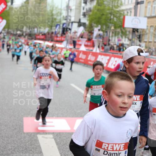 25.04.2026 - Das Zehntel Strokosch-Dieckow http://msf.ph/oto/9631841 25.04.2026 11:03:00 Ziel 5076, 5149, 5253, 5313, 5314, 5321, 5491, 6223, 6233, 6254, 6397, 6569, 6578, 6582, 6595, 6689, 6690, 6725, 6731, 6767, 6827, 6846, 6992, 7642, 7773, 7776, 7920, 7997 meine-sportfotos.de