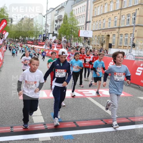 25.04.2026 - Das Zehntel Strokosch-Dieckow http://msf.ph/oto/9631846 25.04.2026 11:02:59 Ziel 5076, 5149, 5253, 5313, 5314, 5321, 5491, 6223, 6233, 6254, 6397, 6569, 6578, 6582, 6595, 6689, 6690, 6725, 6731, 6767, 6827, 6846, 6992, 7642, 7773, 7776, 7920, 7997 meine-sportfotos.de