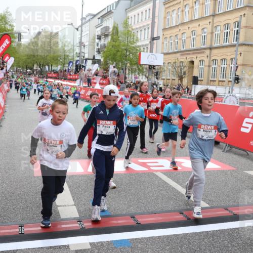 25.04.2026 - Das Zehntel Strokosch-Dieckow http://msf.ph/oto/9631847 25.04.2026 11:02:59 Ziel 5076, 5149, 5253, 5313, 5314, 5321, 5491, 6223, 6233, 6254, 6397, 6569, 6578, 6582, 6595, 6689, 6690, 6725, 6731, 6767, 6827, 6846, 6992, 7642, 7773, 7776, 7920, 7997 meine-sportfotos.de
