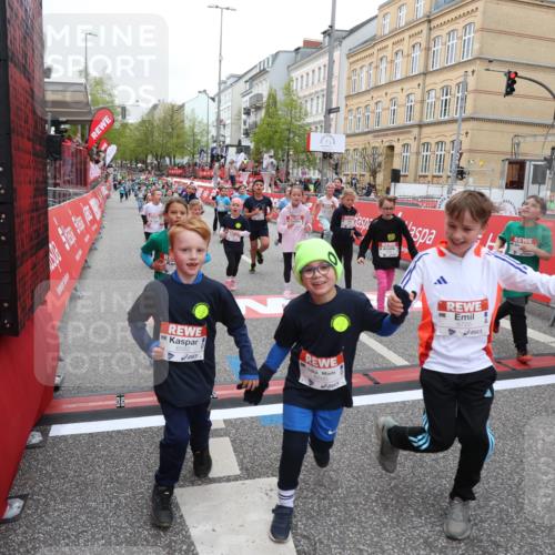 25.04.2026 - Das Zehntel Strokosch-Dieckow http://msf.ph/oto/9631857 25.04.2026 11:02:56 Ziel 5149, 5242, 5253, 5491, 5868, 6233, 6254, 6397, 6401, 6569, 6578, 6582, 6595, 6689, 6690, 6725, 6731, 6767, 6992, 7001, 7581, 7617, 7773, 7920, 7924, 7974 meine-sportfotos.de