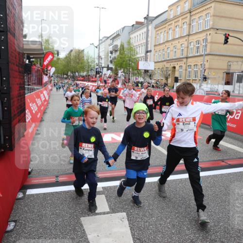 25.04.2026 - Das Zehntel Strokosch-Dieckow http://msf.ph/oto/9631859 25.04.2026 11:02:56 Ziel 5149, 5242, 5253, 5491, 5868, 6233, 6254, 6397, 6401, 6569, 6578, 6582, 6595, 6689, 6690, 6725, 6731, 6767, 6992, 7001, 7581, 7617, 7773, 7920, 7924, 7974 meine-sportfotos.de