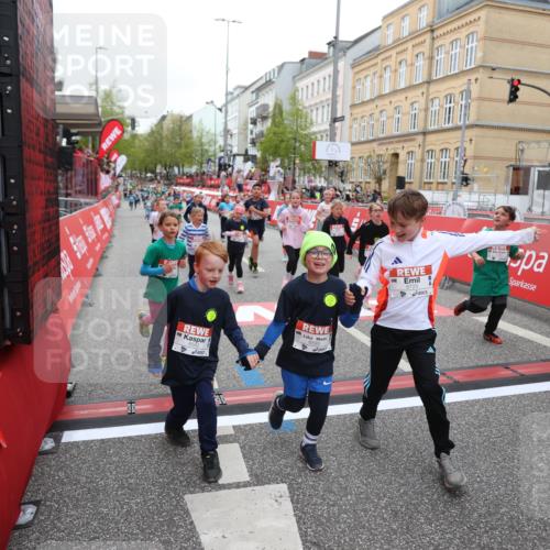 25.04.2026 - Das Zehntel Strokosch-Dieckow http://msf.ph/oto/9631860 25.04.2026 11:02:56 Ziel 5149, 5242, 5253, 5491, 5868, 6233, 6254, 6397, 6401, 6569, 6578, 6582, 6595, 6689, 6690, 6725, 6731, 6767, 6992, 7001, 7581, 7617, 7773, 7920, 7924, 7974 meine-sportfotos.de