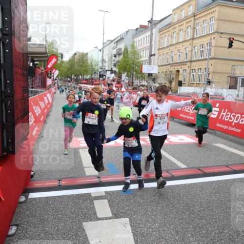 25.04.2026 - Das Zehntel Strokosch-Dieckow http://msf.ph/oto/9631863 25.04.2026 11:02:56 Ziel 5149, 5242, 5253, 5491, 5868, 6233, 6254, 6397, 6401, 6569, 6578, 6582, 6595, 6689, 6690, 6725, 6731, 6767, 6992, 7001, 7581, 7617, 7773, 7920, 7924, 7974 meine-sportfotos.de