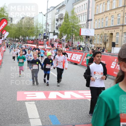25.04.2026 - Das Zehntel Strokosch-Dieckow http://msf.ph/oto/9631869 25.04.2026 11:02:54 Ziel 5147, 5149, 5242, 5868, 6401, 6582, 6595, 6725, 6992, 7001, 7581, 7617, 7773, 7920, 7924, 7974 meine-sportfotos.de