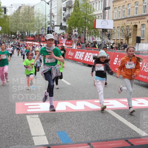 25.04.2026 - Das Zehntel Strokosch-Dieckow http://msf.ph/oto/9631884 25.04.2026 11:02:50 Ziel 5065, 5147, 5242, 5363, 5653, 5868, 5992, 6401, 6760, 7001, 7581, 7617, 7924, 7974 meine-sportfotos.de