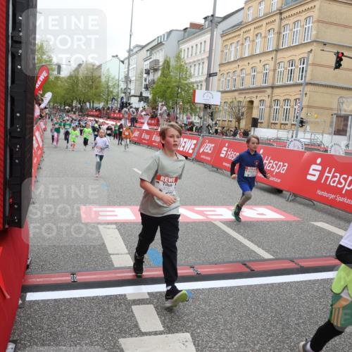 25.04.2026 - Das Zehntel Strokosch-Dieckow http://msf.ph/oto/9631894 25.04.2026 11:02:47 Ziel 5065, 5147, 5363, 5479, 5653, 5992, 6688, 6760, 7789 meine-sportfotos.de