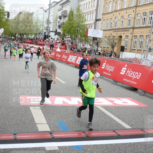 25.04.2026 - Das Zehntel Strokosch-Dieckow http://msf.ph/oto/9631901 25.04.2026 11:02:46 Ziel 5065, 5310, 5312, 5363, 5479, 5653, 5992, 6688, 6760, 7789 meine-sportfotos.de