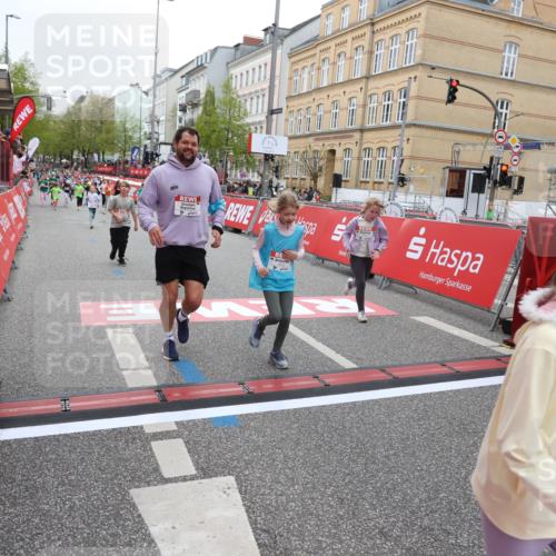 25.04.2026 - Das Zehntel Strokosch-Dieckow http://msf.ph/oto/9631908 25.04.2026 11:02:44 Ziel 5065, 5310, 5312, 5479, 5653, 5992, 6688, 6760, 7542, 7789 meine-sportfotos.de
