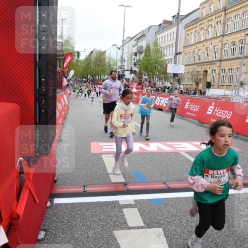 25.04.2026 - Das Zehntel Strokosch-Dieckow http://msf.ph/oto/9631915 25.04.2026 11:02:43 Ziel 5065, 5310, 5312, 5479, 5653, 5935, 6688, 7542, 7789 meine-sportfotos.de