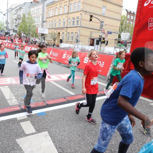 25.04.2026 - Das Zehntel Strokosch-Dieckow http://msf.ph/oto/9631956 25.04.2026 11:02:35 Ziel 5055, 5118, 5131, 5133, 5138, 5369, 5664, 5670, 5718, 5935, 5941, 5947, 6170, 6203, 6204, 6211, 6453, 6464, 6549, 6833, 7020, 7085, 7157, 7188, 7502, 7670 meine-sportfotos.de