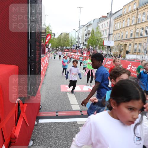 25.04.2026 - Das Zehntel Strokosch-Dieckow http://msf.ph/oto/9631962 25.04.2026 11:02:34 Ziel 5055, 5118, 5131, 5133, 5138, 5369, 5664, 5670, 5718, 5941, 5947, 6170, 6203, 6204, 6211, 6453, 6464, 6549, 6833, 7020, 7085, 7157, 7188, 7502, 7670 meine-sportfotos.de