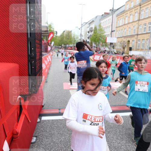 25.04.2026 - Das Zehntel Strokosch-Dieckow http://msf.ph/oto/9631965 25.04.2026 11:02:34 Ziel 5055, 5118, 5131, 5133, 5138, 5369, 5664, 5670, 5718, 5941, 5947, 6170, 6203, 6204, 6211, 6453, 6464, 6549, 6833, 7020, 7085, 7157, 7188, 7502, 7670 meine-sportfotos.de