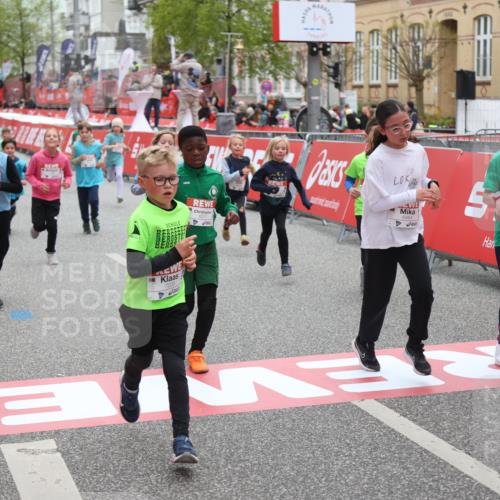 25.04.2026 - Das Zehntel Strokosch-Dieckow http://msf.ph/oto/9631986 25.04.2026 11:02:30 Ziel 5055, 5131, 5138, 5976, 6203, 6204, 6211, 6464, 6503, 6511, 6549, 6833, 7020, 7085, 7188, 7443, 7482, 7514, 7670, 7707, 7708, 7728 meine-sportfotos.de
