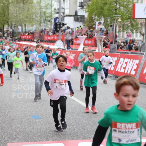 25.04.2026 - Das Zehntel Strokosch-Dieckow http://msf.ph/oto/9632000 25.04.2026 11:02:06 Ziel 5160, 5171, 5188, 5254, 5431, 5455, 5588, 5966, 6435, 6436, 6444, 6509, 6513, 6575, 7304, 7671 meine-sportfotos.de