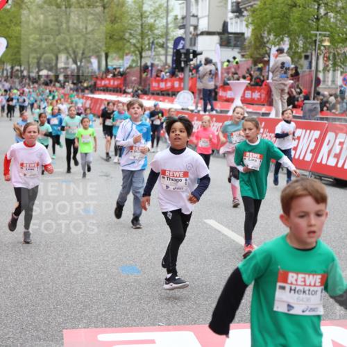 25.04.2026 - Das Zehntel Strokosch-Dieckow http://msf.ph/oto/9632002 25.04.2026 11:02:06 Ziel 5160, 5171, 5188, 5254, 5431, 5455, 5588, 5966, 6435, 6436, 6444, 6509, 6513, 6575, 7304, 7671 meine-sportfotos.de
