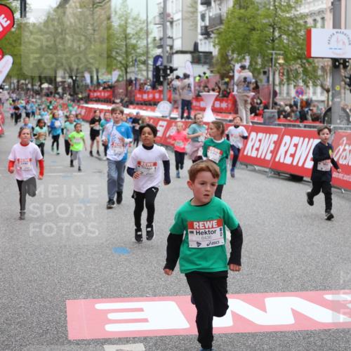 25.04.2026 - Das Zehntel Strokosch-Dieckow http://msf.ph/oto/9632004 25.04.2026 11:02:06 Ziel 5160, 5171, 5188, 5254, 5431, 5455, 5588, 5966, 6435, 6436, 6444, 6509, 6513, 6575, 7304, 7671 meine-sportfotos.de