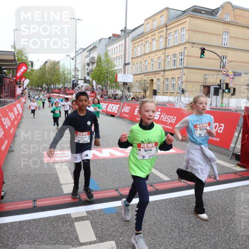 25.04.2026 - Das Zehntel Strokosch-Dieckow http://msf.ph/oto/9632015 25.04.2026 11:02:04 Ziel 5171, 5254, 5431, 5455, 5588, 5672, 5714, 5966, 6435, 6436, 6444, 6509, 6513, 7304, 7510, 7528, 7671, 7676, 7804 meine-sportfotos.de