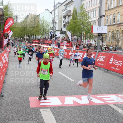 25.04.2026 - Das Zehntel Strokosch-Dieckow http://msf.ph/oto/9632055 25.04.2026 11:02:00 Ziel 5211, 5431, 5455, 5596, 5597, 5672, 5714, 5966, 6240, 6243, 6251, 6509, 6529, 6537, 6571, 6881, 7071, 7323, 7495, 7510, 7528, 7676, 7686, 7804 meine-sportfotos.de