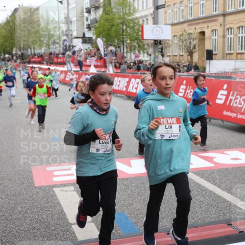 25.04.2026 - Das Zehntel Strokosch-Dieckow http://msf.ph/oto/9632062 25.04.2026 11:01:58 Ziel 5211, 5596, 5597, 5672, 5714, 6238, 6240, 6243, 6251, 6529, 6537, 6571, 6680, 6698, 6881, 7009, 7071, 7323, 7495, 7510, 7528, 7676, 7686, 7804, 7845 meine-sportfotos.de