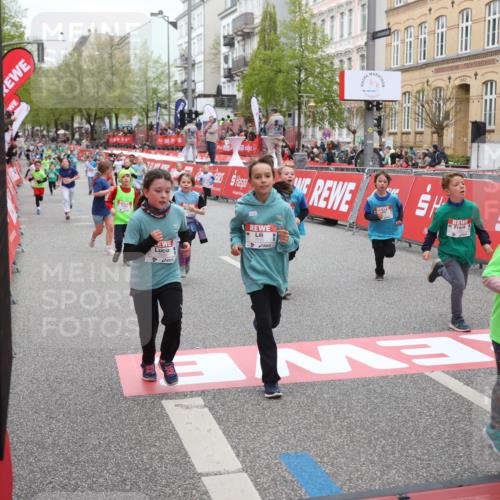 25.04.2026 - Das Zehntel Strokosch-Dieckow http://msf.ph/oto/9632069 25.04.2026 11:01:57 Ziel 5211, 5596, 5597, 5672, 5714, 6238, 6240, 6243, 6251, 6529, 6537, 6571, 6680, 6698, 6768, 6772, 6823, 6881, 7009, 7071, 7323, 7495, 7510, 7528, 7554, 7676, 7686, 7804, 7845 meine-sportfotos.de