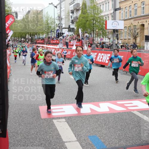 25.04.2026 - Das Zehntel Strokosch-Dieckow http://msf.ph/oto/9632071 25.04.2026 11:01:57 Ziel 5211, 5596, 5597, 5672, 5714, 6238, 6240, 6243, 6251, 6529, 6537, 6571, 6680, 6698, 6768, 6772, 6823, 6881, 7009, 7071, 7323, 7495, 7510, 7528, 7554, 7676, 7686, 7804, 7845 meine-sportfotos.de