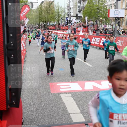 25.04.2026 - Das Zehntel Strokosch-Dieckow http://msf.ph/oto/9632075 25.04.2026 11:01:57 Ziel 5211, 5596, 5597, 5672, 5714, 6238, 6240, 6243, 6251, 6529, 6537, 6571, 6680, 6698, 6768, 6772, 6823, 6881, 7009, 7071, 7323, 7495, 7510, 7528, 7554, 7676, 7686, 7804, 7845 meine-sportfotos.de