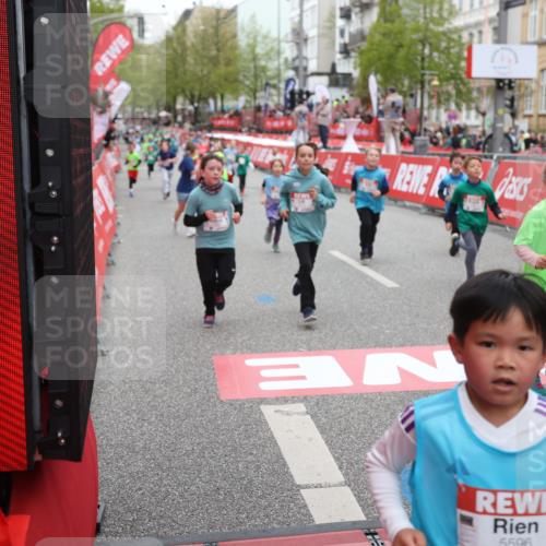 25.04.2026 - Das Zehntel Strokosch-Dieckow http://msf.ph/oto/9632076 25.04.2026 11:01:57 Ziel 5211, 5596, 5597, 5672, 5714, 6238, 6240, 6243, 6251, 6529, 6537, 6571, 6680, 6698, 6768, 6772, 6823, 6881, 7009, 7071, 7323, 7495, 7510, 7528, 7554, 7676, 7686, 7804, 7845 meine-sportfotos.de
