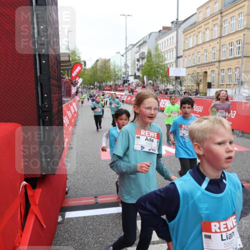 25.04.2026 - Das Zehntel Strokosch-Dieckow http://msf.ph/oto/9632078 25.04.2026 11:01:56 Ziel 5211, 5596, 5597, 5672, 6238, 6240, 6243, 6251, 6529, 6537, 6571, 6680, 6698, 6768, 6772, 6823, 6881, 7009, 7010, 7071, 7323, 7495, 7510, 7528, 7554, 7686, 7804, 7845 meine-sportfotos.de