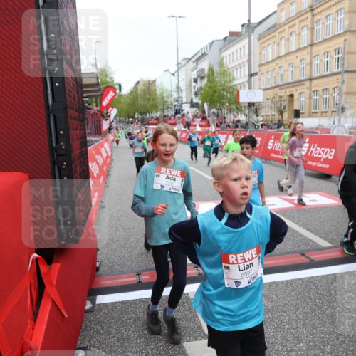 25.04.2026 - Das Zehntel Strokosch-Dieckow http://msf.ph/oto/9632080 25.04.2026 11:01:56 Ziel 5211, 5596, 5597, 5672, 6238, 6240, 6243, 6251, 6529, 6537, 6571, 6680, 6698, 6768, 6772, 6823, 6881, 7009, 7010, 7071, 7323, 7495, 7510, 7528, 7554, 7686, 7804, 7845 meine-sportfotos.de