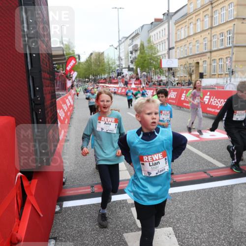 25.04.2026 - Das Zehntel Strokosch-Dieckow http://msf.ph/oto/9632082 25.04.2026 11:01:56 Ziel 5211, 5596, 5597, 5672, 6238, 6240, 6243, 6251, 6529, 6537, 6571, 6680, 6698, 6768, 6772, 6823, 6881, 7009, 7010, 7071, 7323, 7495, 7510, 7528, 7554, 7686, 7804, 7845 meine-sportfotos.de