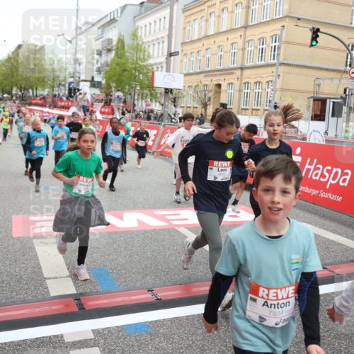 25.04.2026 - Das Zehntel Strokosch-Dieckow http://msf.ph/oto/9632089 25.04.2026 11:01:53 Ziel 5211, 5524, 5596, 5597, 6238, 6240, 6251, 6521, 6529, 6537, 6680, 6698, 6768, 6772, 6823, 6857, 7009, 7010, 7495, 7541, 7554, 7686, 7845, 7937 meine-sportfotos.de