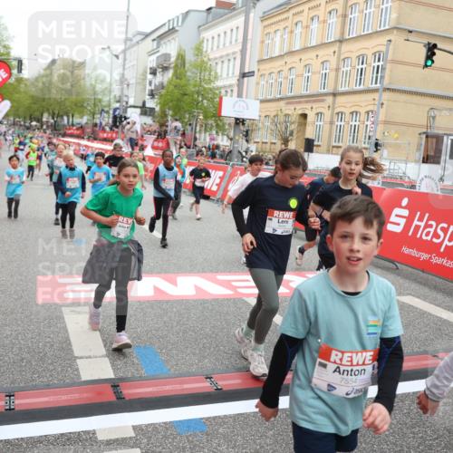 25.04.2026 - Das Zehntel Strokosch-Dieckow http://msf.ph/oto/9632091 25.04.2026 11:01:53 Ziel 5211, 5524, 5596, 5597, 6238, 6240, 6251, 6521, 6529, 6537, 6680, 6698, 6768, 6772, 6823, 6857, 7009, 7010, 7495, 7541, 7554, 7686, 7845, 7937 meine-sportfotos.de