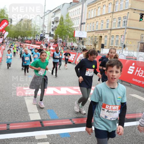 25.04.2026 - Das Zehntel Strokosch-Dieckow http://msf.ph/oto/9632092 25.04.2026 11:01:53 Ziel 5211, 5524, 5596, 5597, 6238, 6240, 6251, 6521, 6529, 6537, 6680, 6698, 6768, 6772, 6823, 6857, 7009, 7010, 7495, 7541, 7554, 7686, 7845, 7937 meine-sportfotos.de